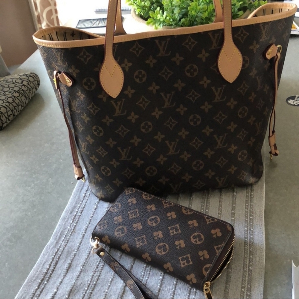 Fake LV purse
